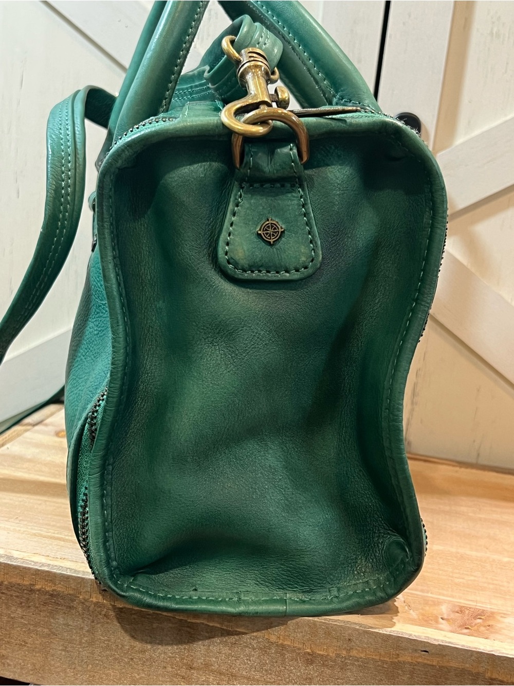 OLD TREND Women's Genuine Leather Mini Trunk Green Crossbody Bag NWOT - Picture 7 of 11